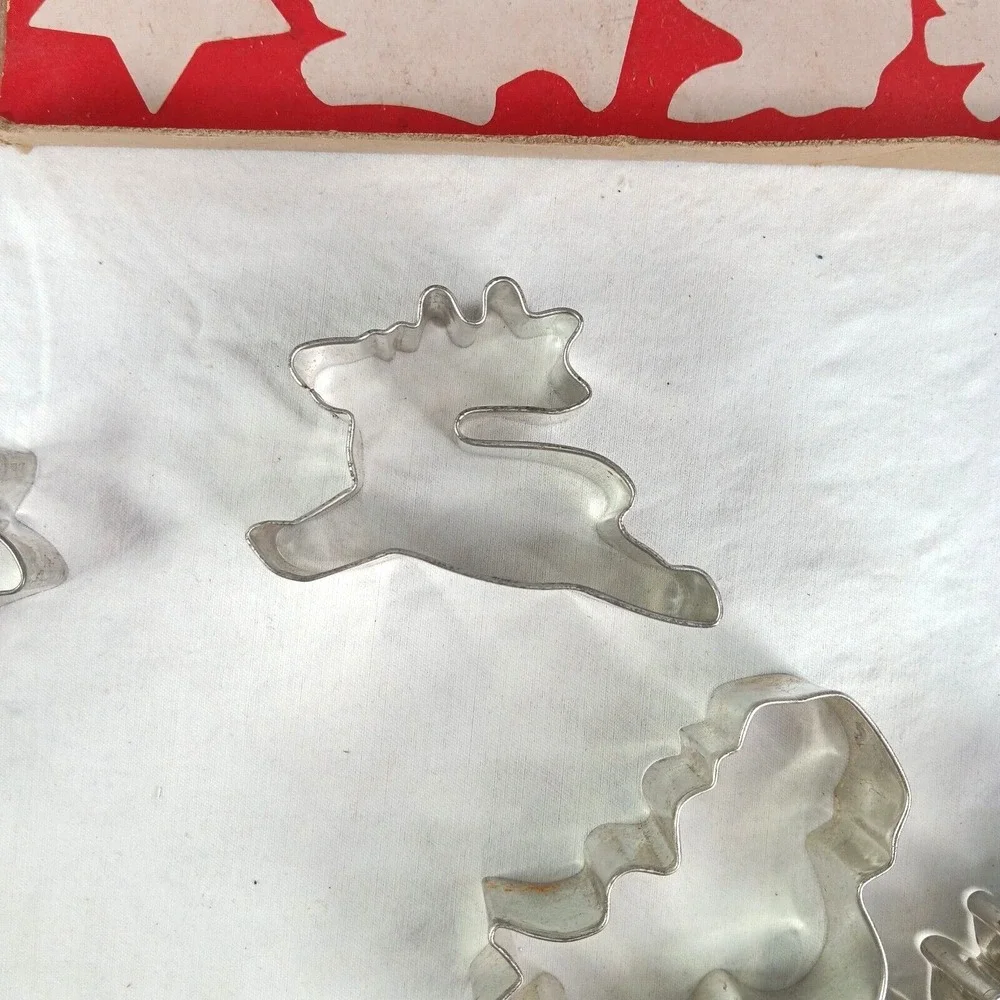 VTG Metal Cookie Cutters Original Box 10 Pc Tin Baking Set Retro Kitchen Decor‎